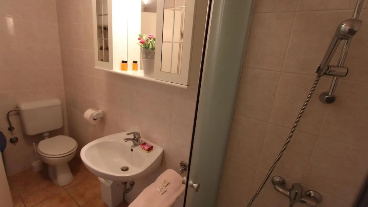 Apartment Kukolj Vantacici 0*,