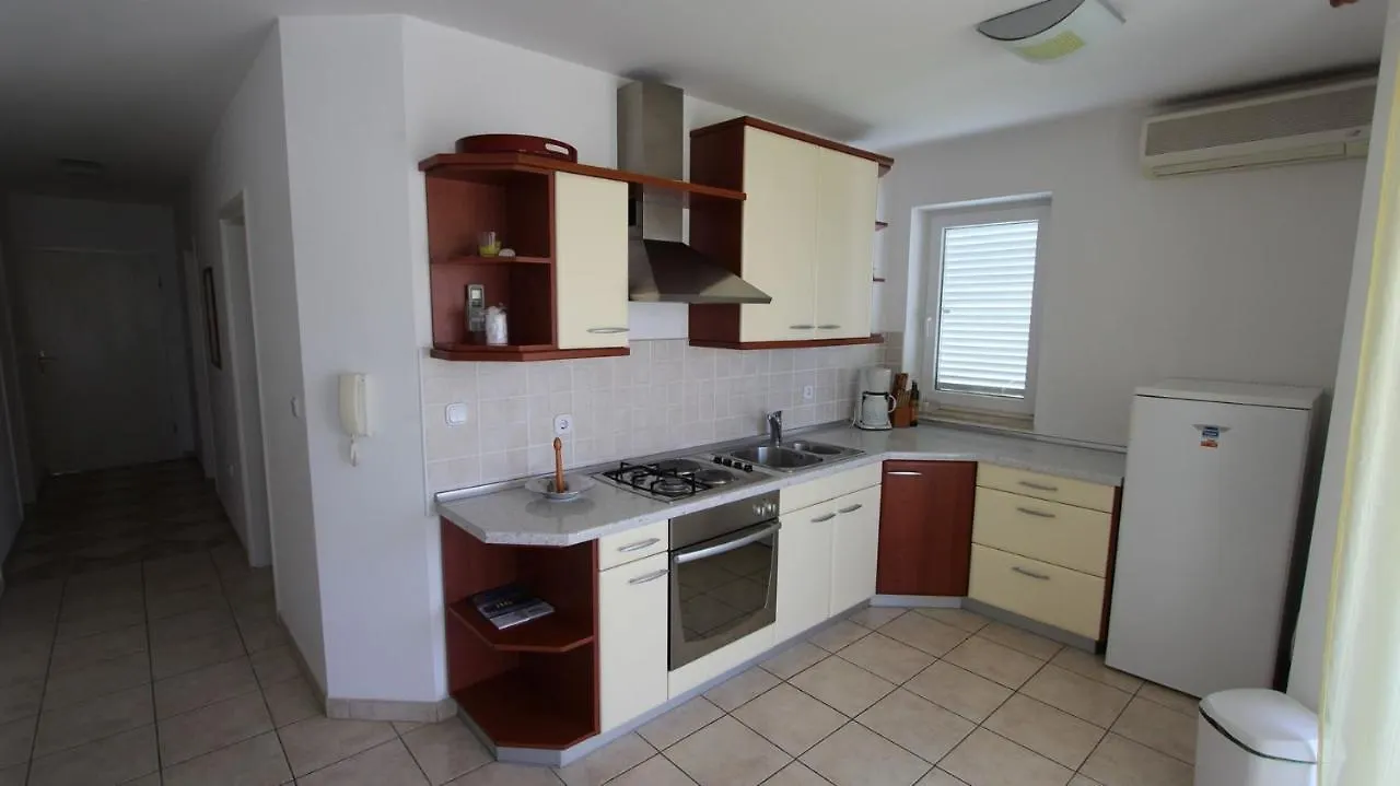Apartment Kukolj Vantacici 0*,  Croatia